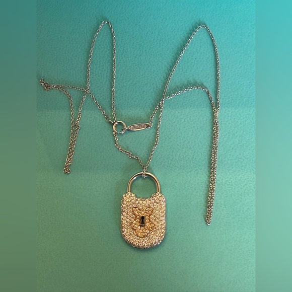 Tiffany&Co. Vintage Lock Pendant, Platinum and 18 K with round brilliant . - Picture 4 of 10